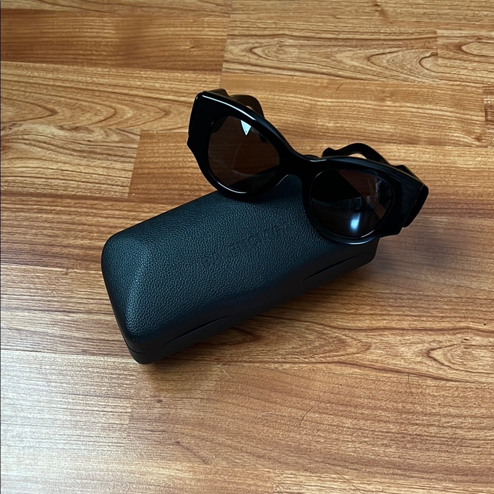 Balenciaga | Sunglasses | with Case | black |